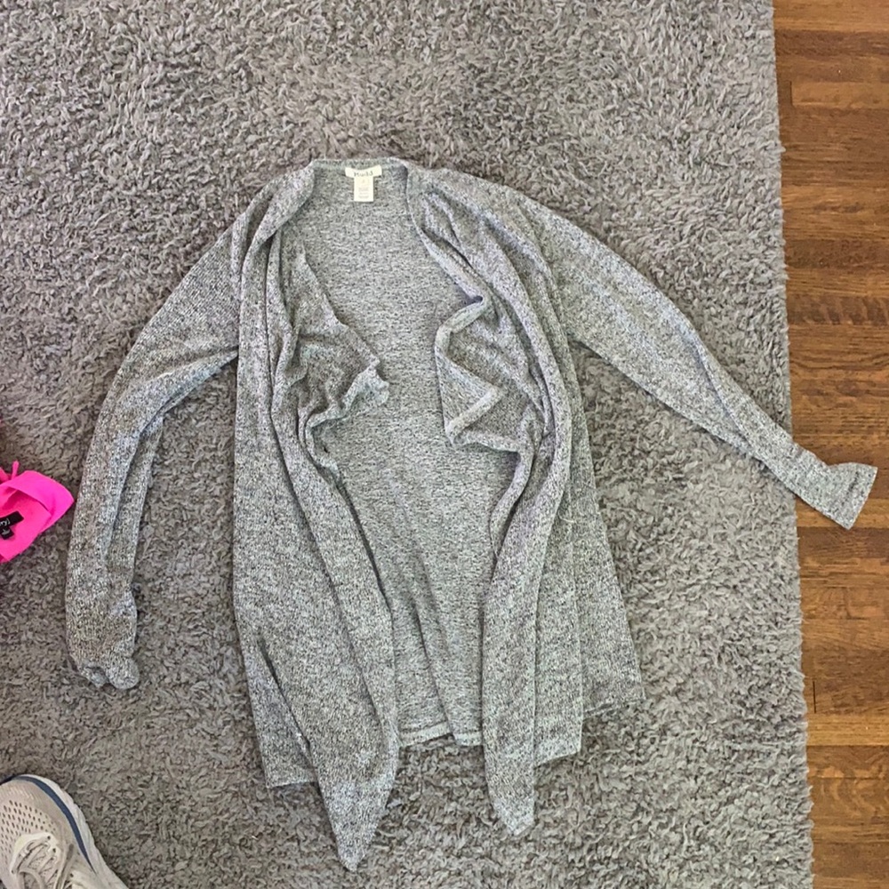 Grey cardigan